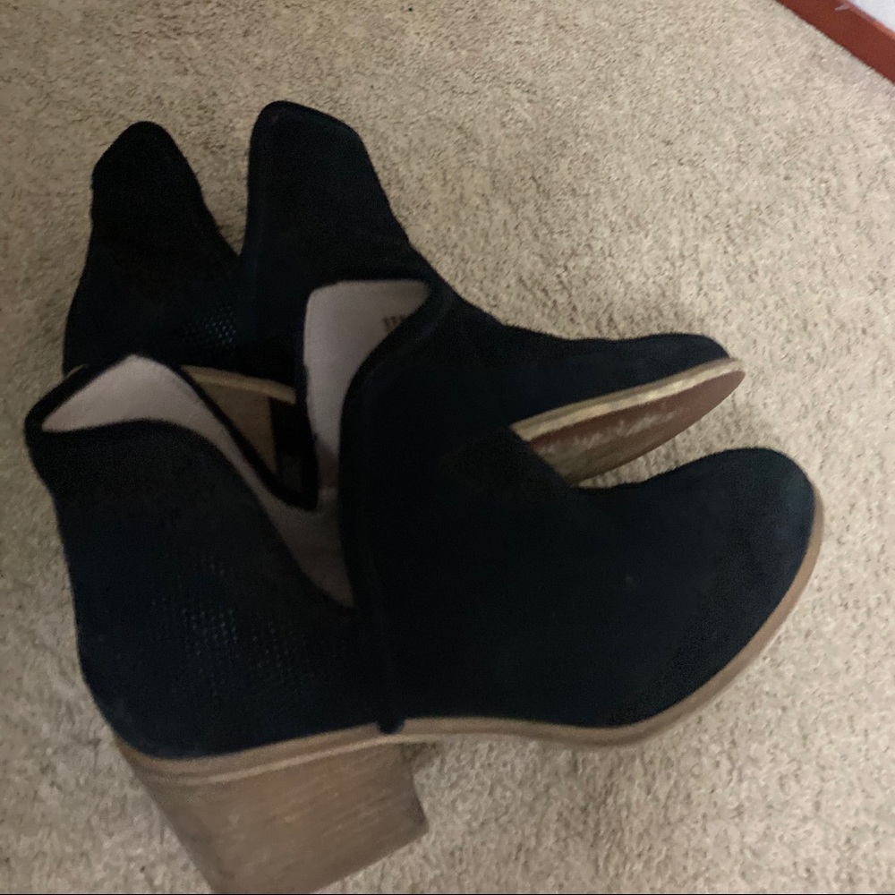 Gorgeous leather Bp. Booties. Size 9.5 Hardly worn